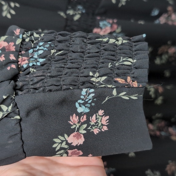 High-collared mini dress - Picture 4 of 10